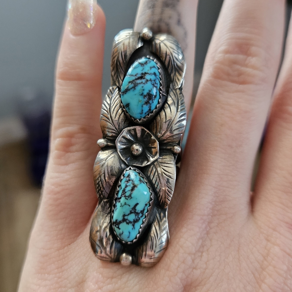 Vintage Sterling Silver & Turquoise Ring